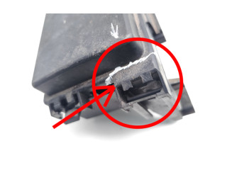 Блок предохранителей 04692087AB Jeep Commander