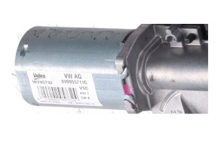 Моторчик заднего дворника 8V0955711C    Volkswagen Caddy
