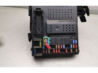 Блок предохранителей 30682981, 12216069   Volvo S80    