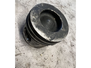  Поршень    Renault Trafic II (X83)  