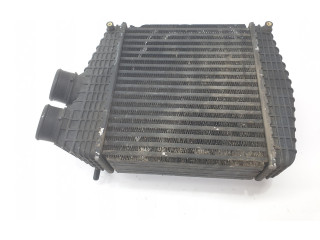 Радиатор интеркулера 670035635, 670035635 Maserati Levante