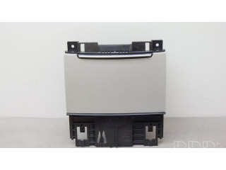 Передняя пепельница