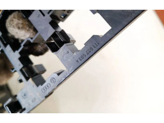   Pojistková skříňka 1t1937503a, 5n0807394a   Volkswagen Tiguan 2008