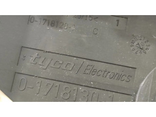 Pojistková skříňka Крышка ящика предохранителей 017181301   Audi A3 S3 8P 2006