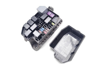 Блок предохранителей MR400709   Mitsubishi Outlander    