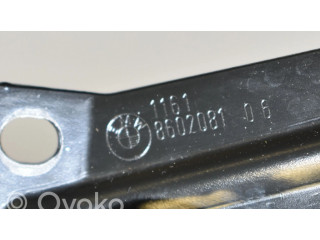 Другая деталь отсека двигателя