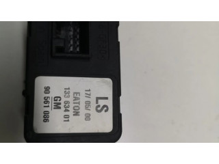 Включатель электрических окон