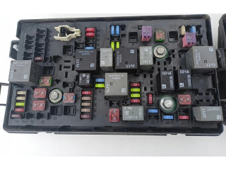 Ящик предохранителей (комплект)    Chevrolet Camaro