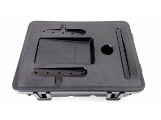 Другая деталь отсека двигателя