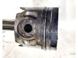  Поршень с шатуном    Volkswagen PASSAT B4  