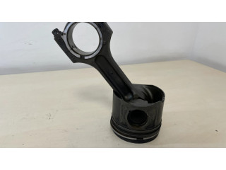 Píst 8487E, 512 BMW 1 E81 E87 pro naftový motor 2.0