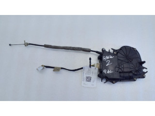 Притягиватель задней крышки