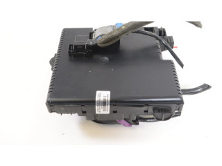 Блок предохранителей  1221779, 8676391   Volvo V70    