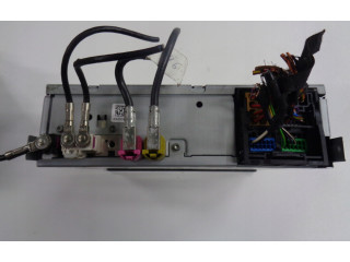 Радио/ проигрыватель CD/DVD / навигация