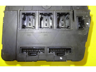 Pojistková skříňka Řídící jednotka BSM 8200309690 Renault Megane II 2002