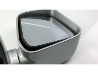 Боковое стекло в середине кузова