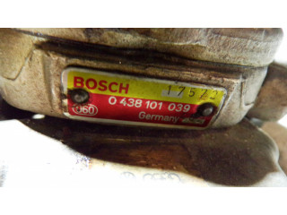 Топливная рампа 0438101039, 032116 Audi 80 90 B3 1.8