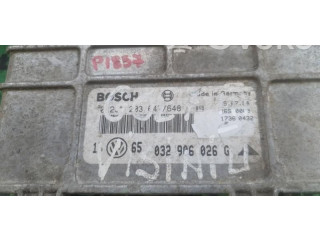 Блок управления двигателем Блок управления 0261203647, 032906026G   Volkswagen Golf III