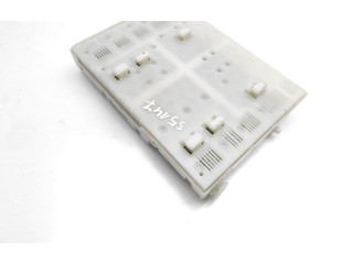 Блок предохранителей 31384931, 31384931AB Volvo S60