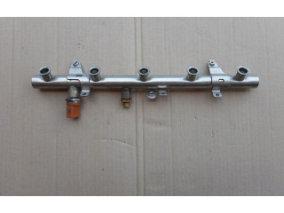 Топливная рампа 07K133317K   Audi A3 S3 8V  