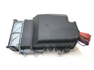 Pojistková skříňka 13222786 Opel Zafira C 2011