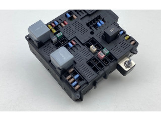 Блок предохранителей 32268453 Volvo S60