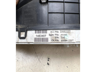 Панель приборов 30682277, 69594220T   Volvo V70       