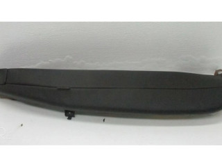 Боковая отделка у заднего сиденья (верх)