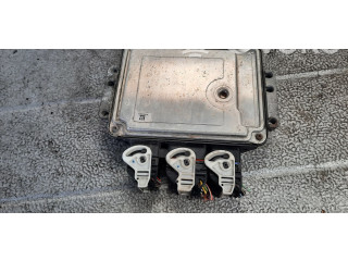 Блок управления двигателем Блок управления Mazda 3 I