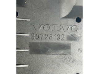 Блок предохранителей  30728132   Volvo V70    