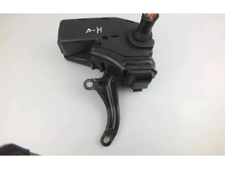 Блок предохранителей  9128576   Volvo S70  V70  V70 XC    