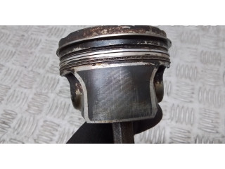 Поршень Kolben mit Pleuel 04ER Volkswagen Jetta USA