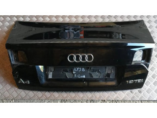 Задняя крышка (багажника)