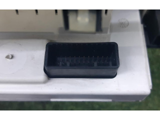 Дисплей    8200307273   Renault Clio III