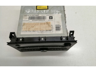 Радио/ проигрыватель CD/DVD / навигация