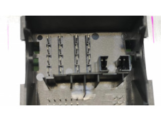 Радио/ проигрыватель CD/DVD / навигация