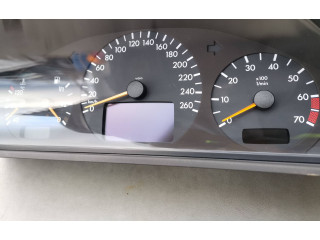 Přístrojová deska Mercedes-Benz CLK A209 C209 2002 A2085403911, 110008915028