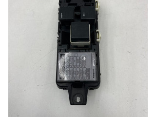 Pojistková skříňka 30889989, 30889989 Volvo S40, V40 1999