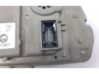 Панель приборов 5E3920770C Skoda Octavia Mk4