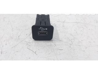 Блок управления 735600659, 3317022201 Jeep Renegade