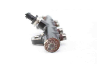 Vstřikovací lišta 175215346R Dacia Sandero