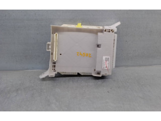 Pojistková skříňka Řídící jednotka BSM 8273060180 Toyota Land Cruiser (J200) 2015