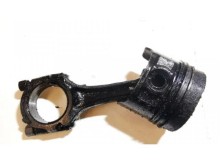 Píst    Nissan Serena  pro naftový motor 2.0  