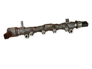 Топливная рампа 04L130764B, 28523501 Skoda Octavia Mk3 (5E)