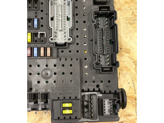 Блок предохранителей 30728512, 05W195   Volvo S60    