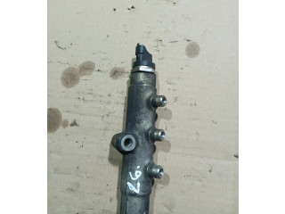 Топливная рампа 30757146, 001580L3   Volvo V70  