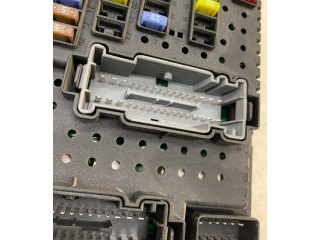 Блок предохранителей 30728522, 28017881   Volvo S60    