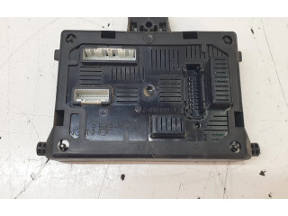 Блок предохранителей 8200652285B Renault Clio III