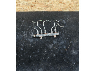 Топливная рампа Peugeot 2008 I