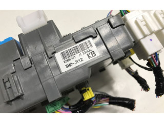 Блок предохранителей  3M0J112, J1230830   Honda HR-V    